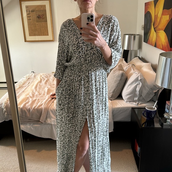 Summer dress. - Picture 3 of 5